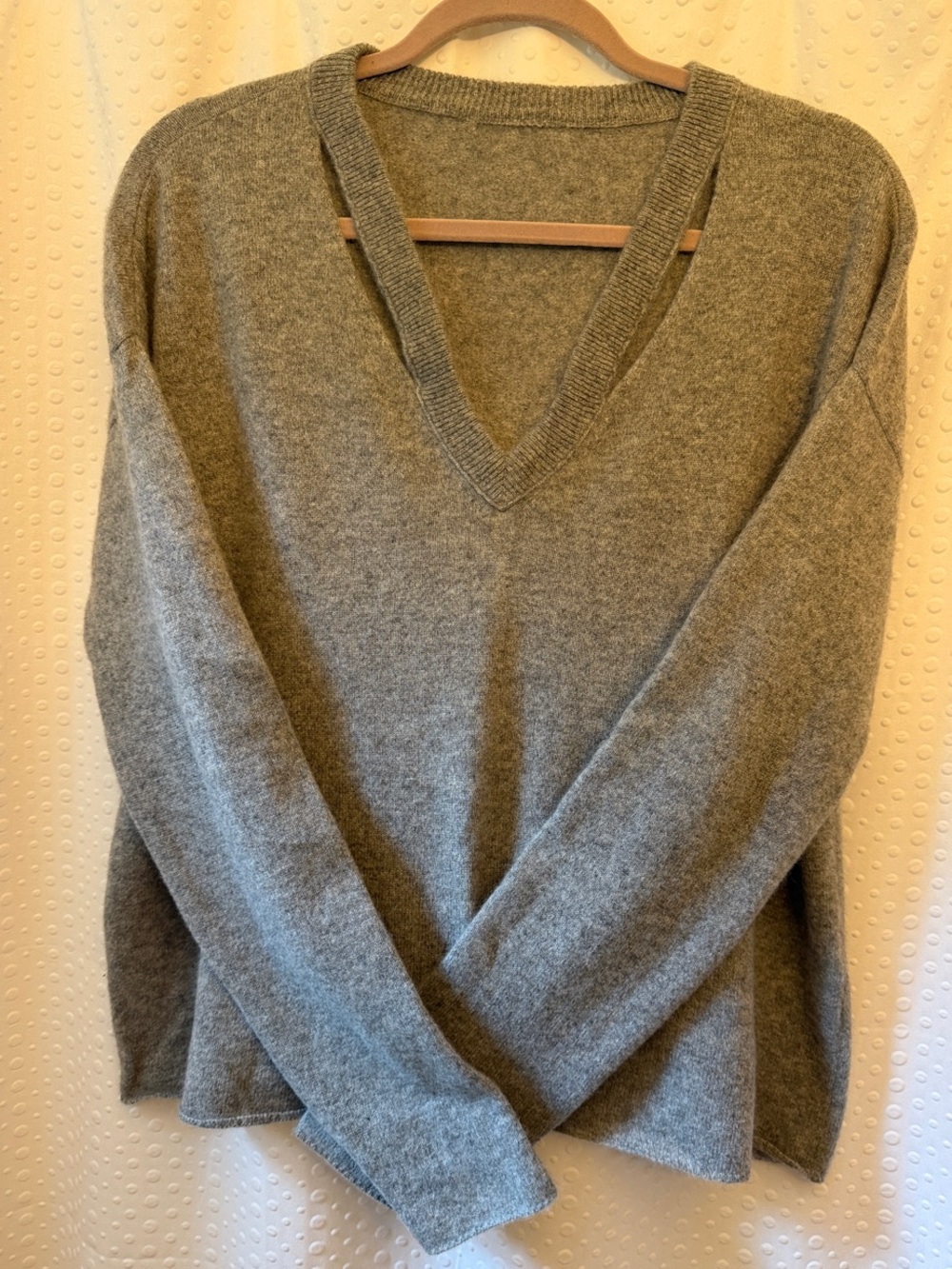 Classic V-Neck Women's 100% Cashmere Sweater - Gray Grey